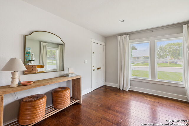 Image 4 of 39 For 403 Larkwood