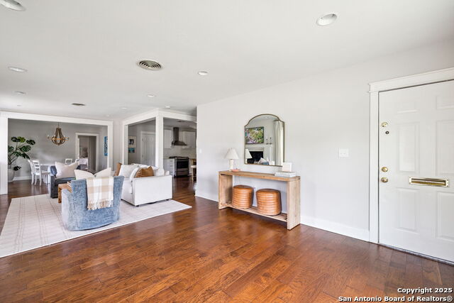 Image 8 of 39 For 403 Larkwood
