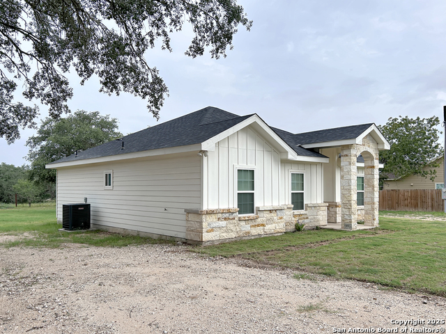Listing photo id 2 for 134 County Road 6813