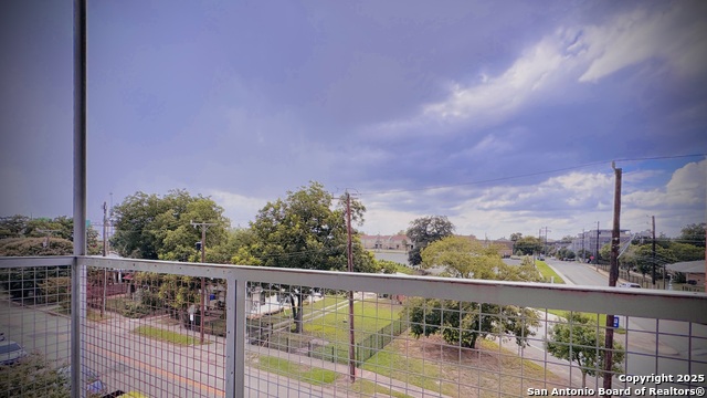Image 13 of 47 For 1140 Quincy E 1140