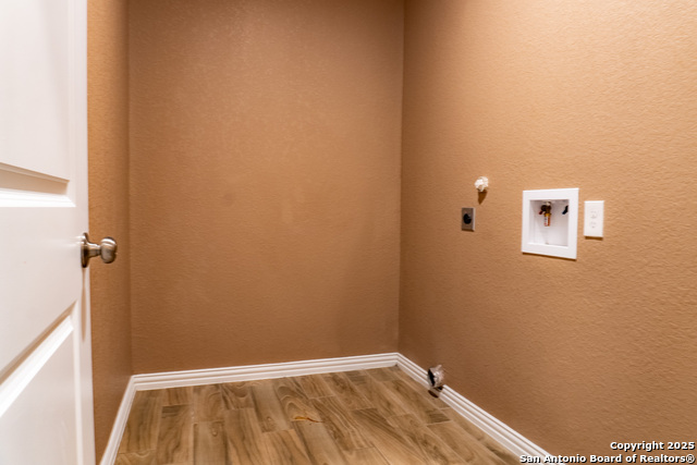 Listing photo id 26 for 18687 Rolling Meadow