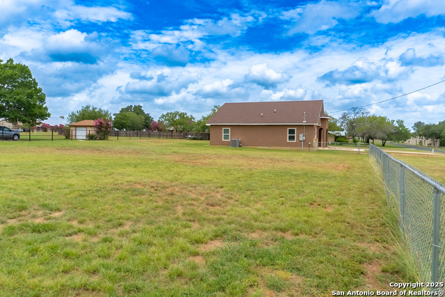 Listing photo id 27 for 18687 Rolling Meadow