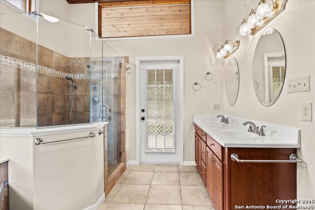 Listing photo id 14 for 16209 Oxbow