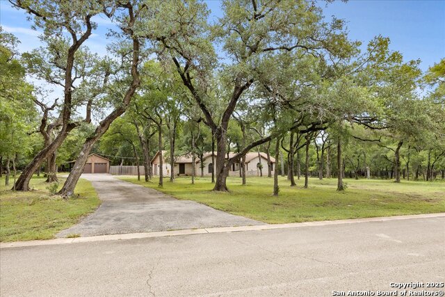 Listing photo id 0 for 16209 Oxbow