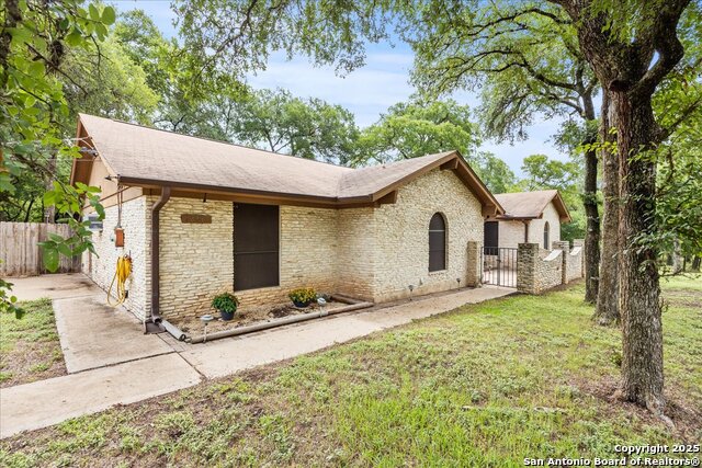 Listing photo id 3 for 16209 Oxbow