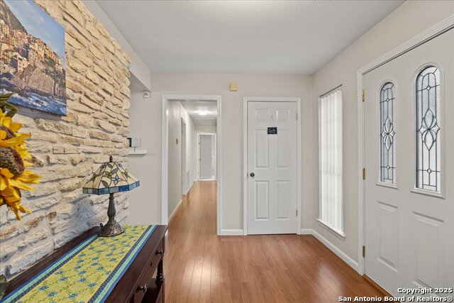 Listing photo id 5 for 16209 Oxbow