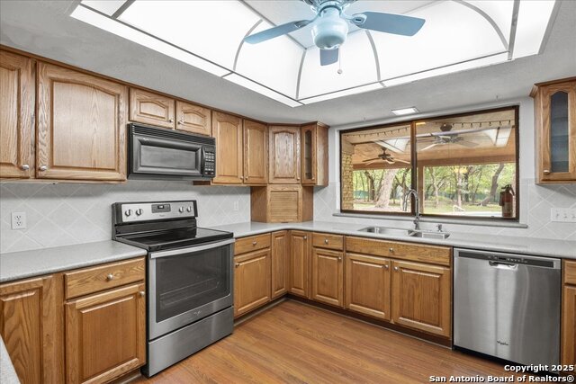 Listing photo id 7 for 16209 Oxbow