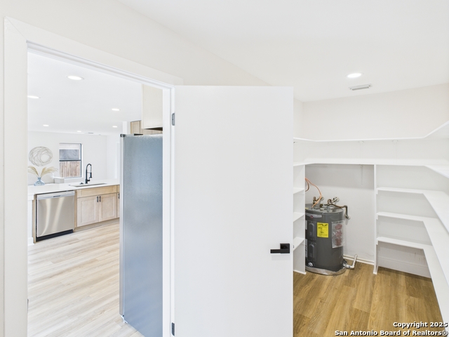 Image 23 of 39 For 4933 Corian Well