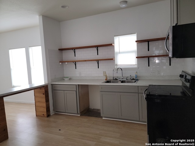 Listing photo id 11 for 3402 Salinas W