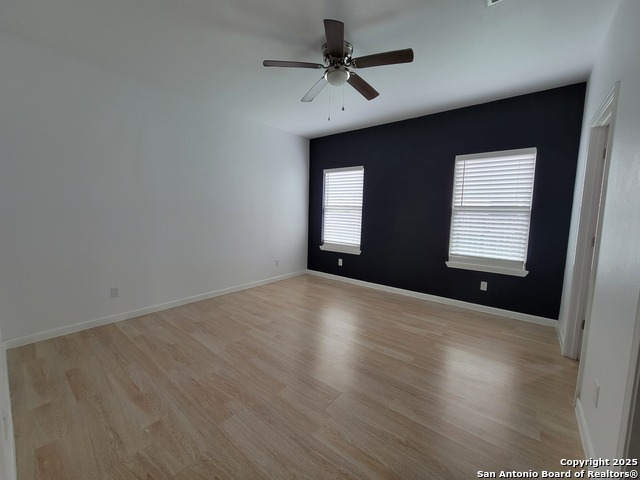 Listing photo id 13 for 3402 Salinas W