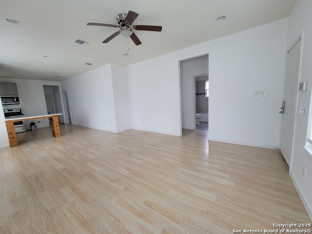 Listing photo id 4 for 3402 Salinas W