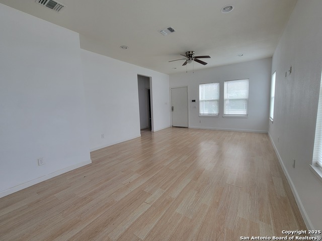 Listing photo id 5 for 3402 Salinas W