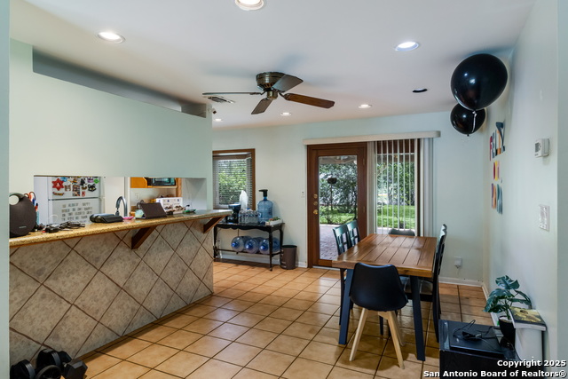 Image 9 of 29 For 3667 Versailles Dr