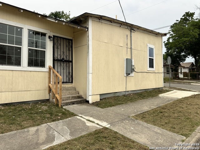Details for 220 Pinto N 2, San Antonio, TX 78207