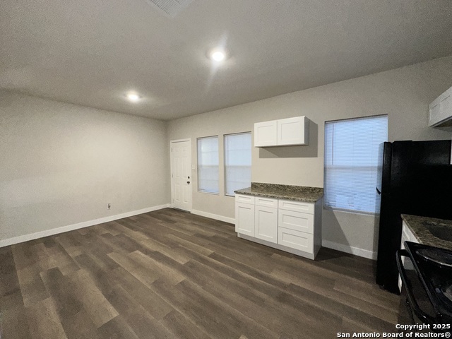 Listing photo id 3 for 220 Pinto N 2