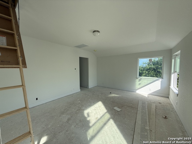 Listing photo id 15 for 413 Hinsdale Pass