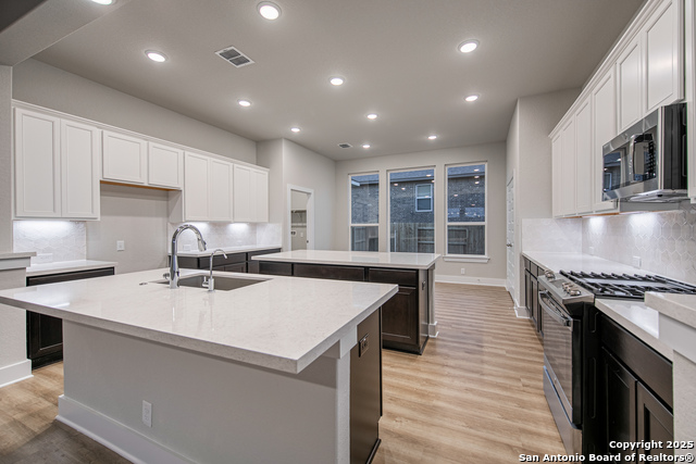 Listing photo id 7 for 413 Hinsdale Pass