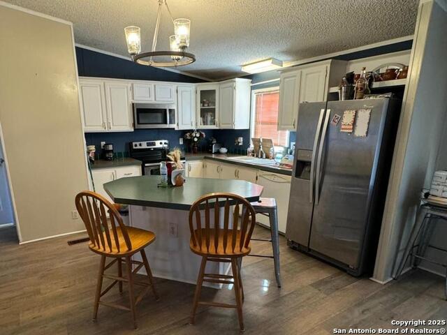 Image 2 of 6 For 672 Main St N