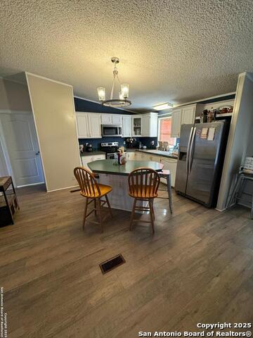 Image 3 of 6 For 672 Main St N