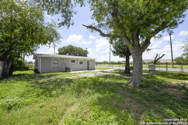 Image 19 of 22 For 4935 Eldridge