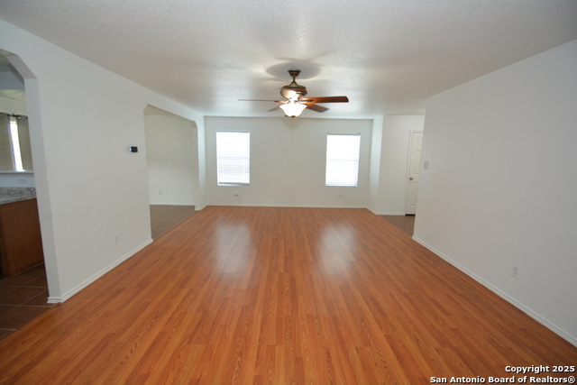 Listing photo id 6 for 3506 Ashleaf Wells