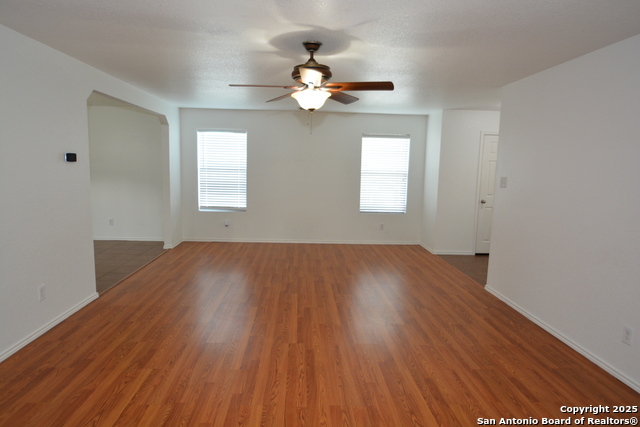 Listing photo id 7 for 3506 Ashleaf Wells