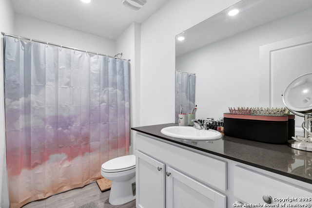 Image 15 of 21 For 4510 Martin Way