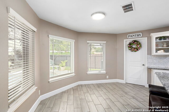 Listing photo id 13 for 9502 Campton Farms