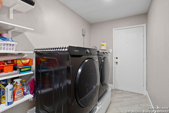 Listing photo id 15 for 9502 Campton Farms