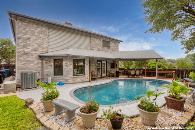 Listing photo id 0 for 9502 Campton Farms