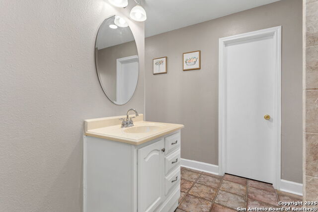 Listing photo id 18 for 9502 Campton Farms