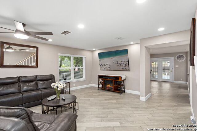 Listing photo id 4 for 9502 Campton Farms
