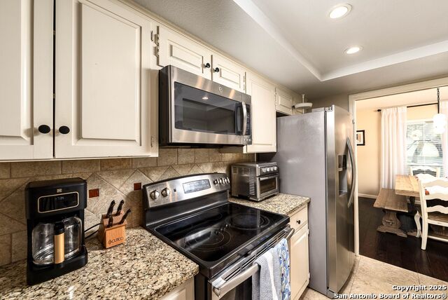 Image 13 of 49 For 11019 Whisper Hollow St