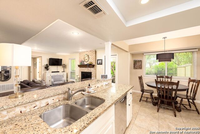 Image 14 of 49 For 11019 Whisper Hollow St