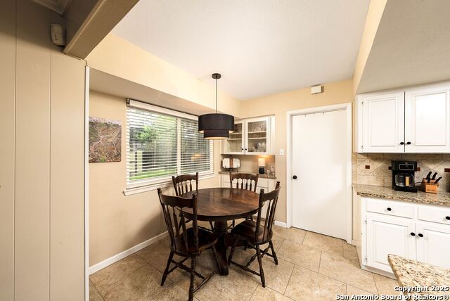 Image 15 of 49 For 11019 Whisper Hollow St