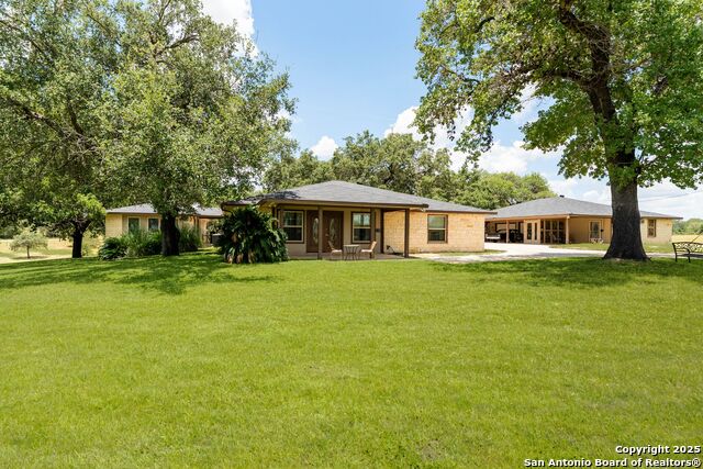 Details for 103 Misty Bend, Floresville, TX 78114