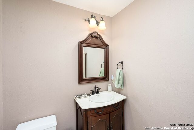 Listing photo id 13 for 103 Misty Bend