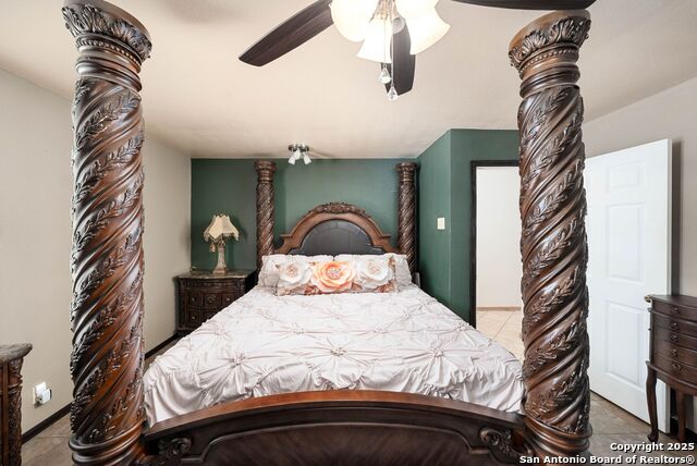 Listing photo id 17 for 103 Misty Bend