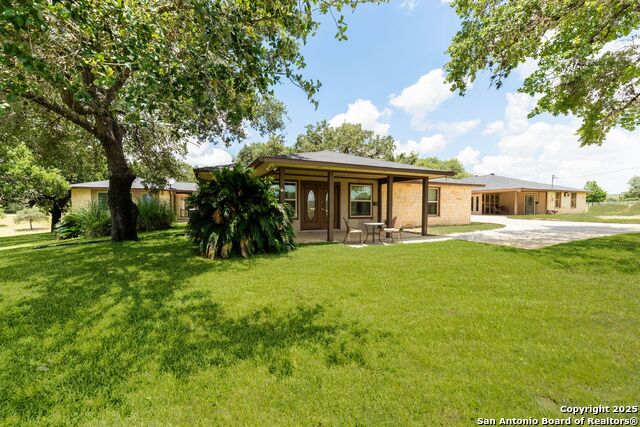 Listing photo id 0 for 103 Misty Bend