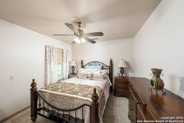 Listing photo id 19 for 103 Misty Bend