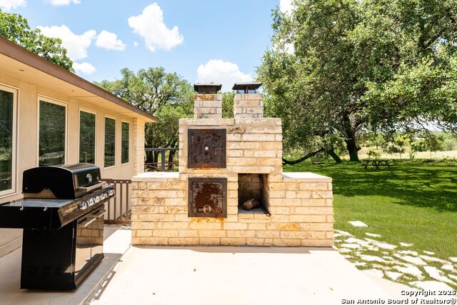 Listing photo id 31 for 103 Misty Bend