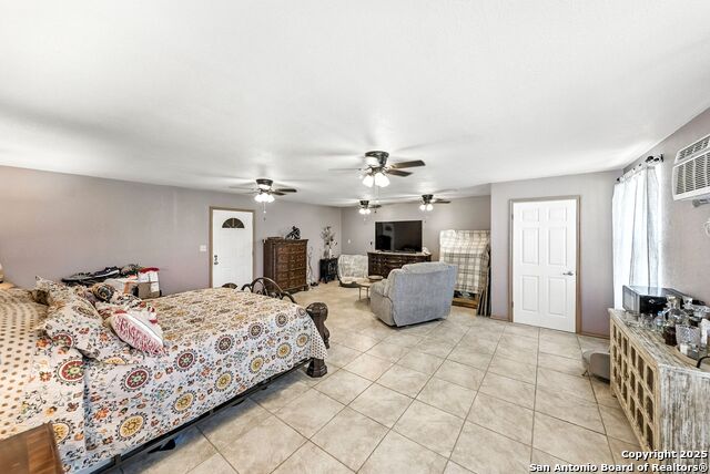 Listing photo id 34 for 103 Misty Bend