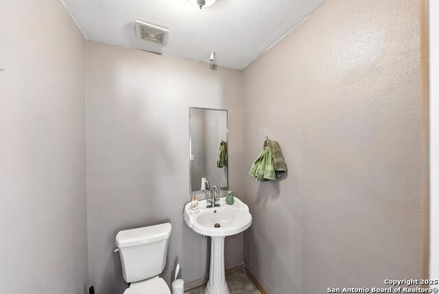 Listing photo id 37 for 103 Misty Bend
