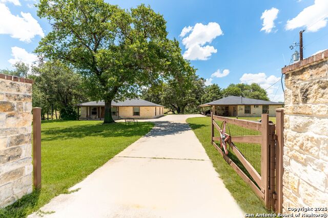 Listing photo id 42 for 103 Misty Bend