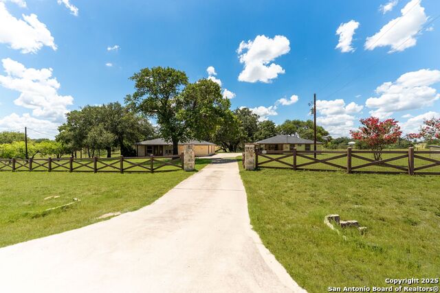 Listing photo id 43 for 103 Misty Bend