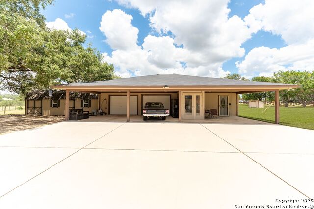 Listing photo id 47 for 103 Misty Bend