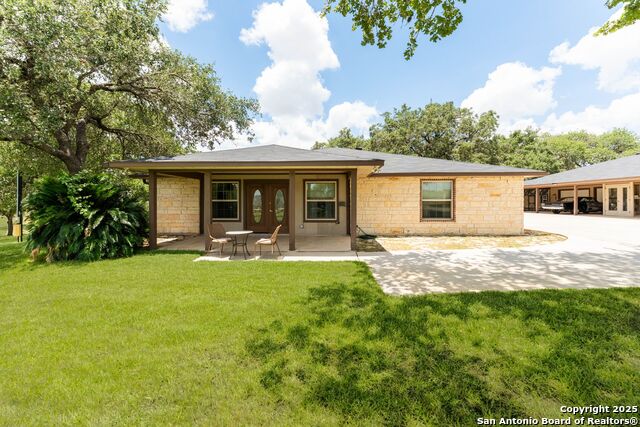 Listing photo id 48 for 103 Misty Bend