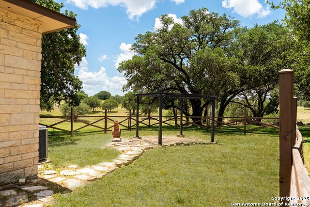 Listing photo id 50 for 103 Misty Bend