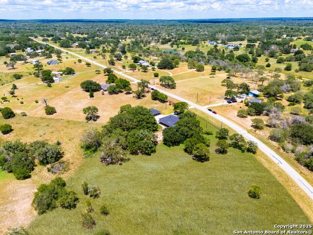 Listing photo id 56 for 103 Misty Bend