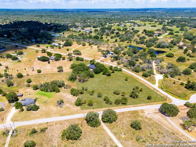 Listing photo id 58 for 103 Misty Bend